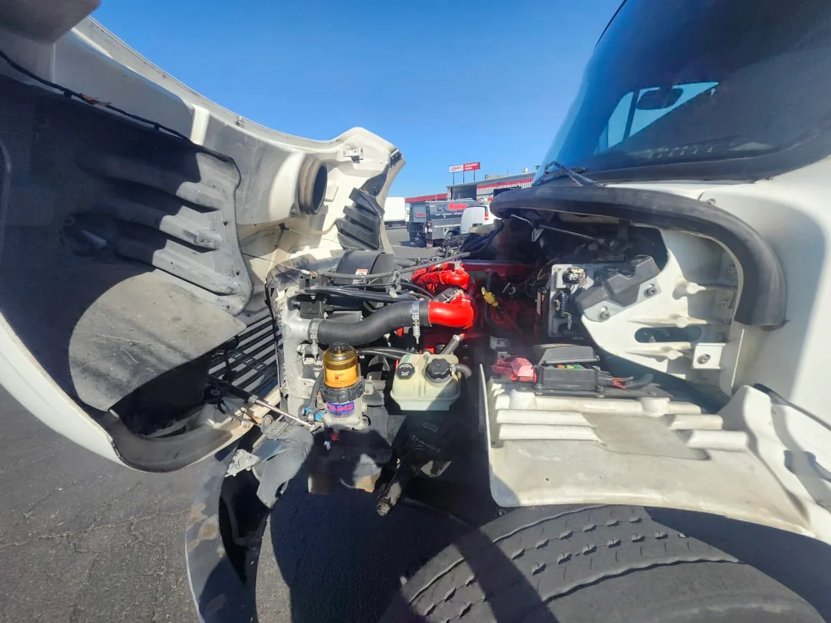 2016 Freightliner M2 106 in Fresno, CA — photo 10