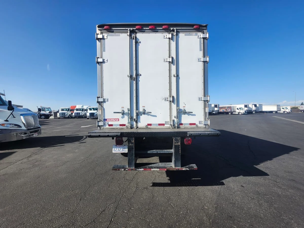 2016 Freightliner M2 106 in Fresno, CA — photo 5