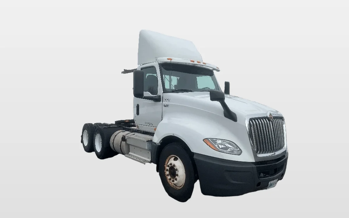 2018 International LT - image 1