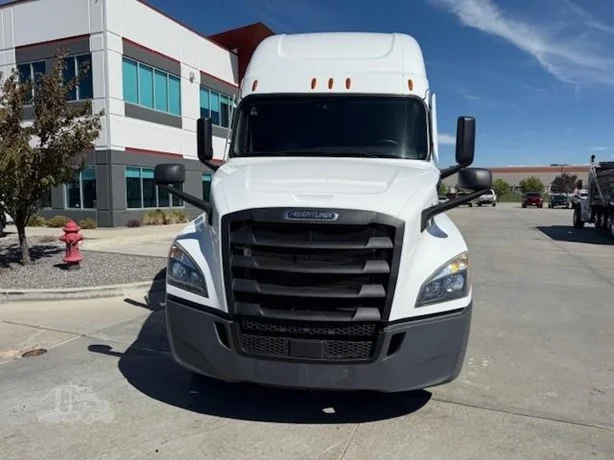 2022 Freightliner Cascadia in Salt Lake City, UT — photo 2