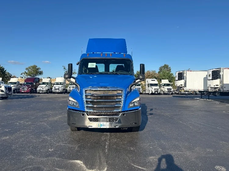 2019 Freightliner Cascadia in Swedesboro, NJ — photo 2