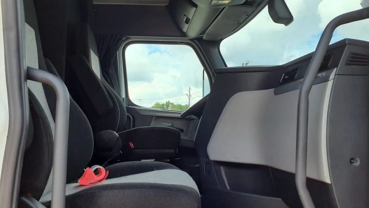 2019 Freightliner Cascadia in Birmingham, AL — photo 12