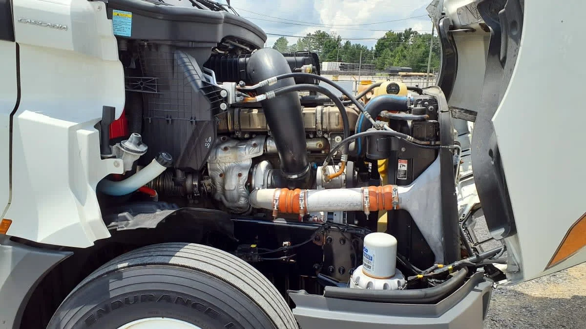 2019 Freightliner Cascadia in Birmingham, AL — photo 11