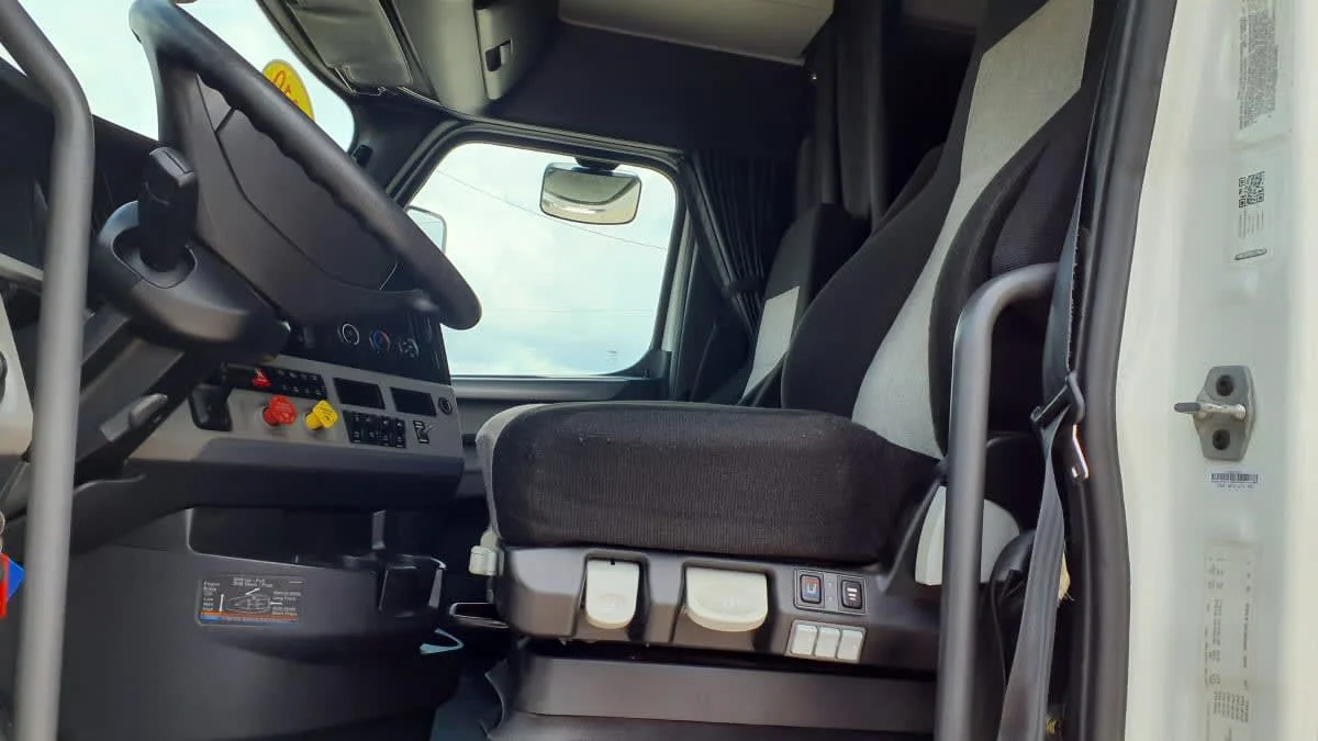 2019 Freightliner Cascadia in Birmingham, AL — photo 7