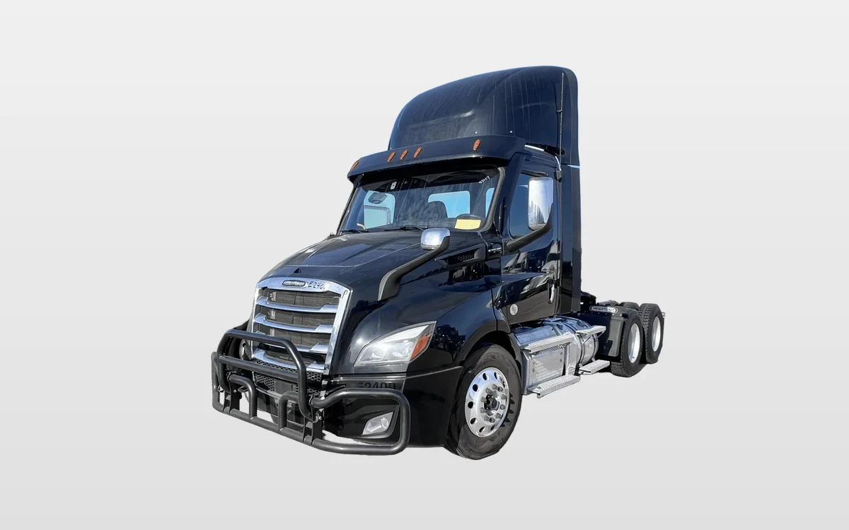 2022 Freightliner Cascadia - image 1