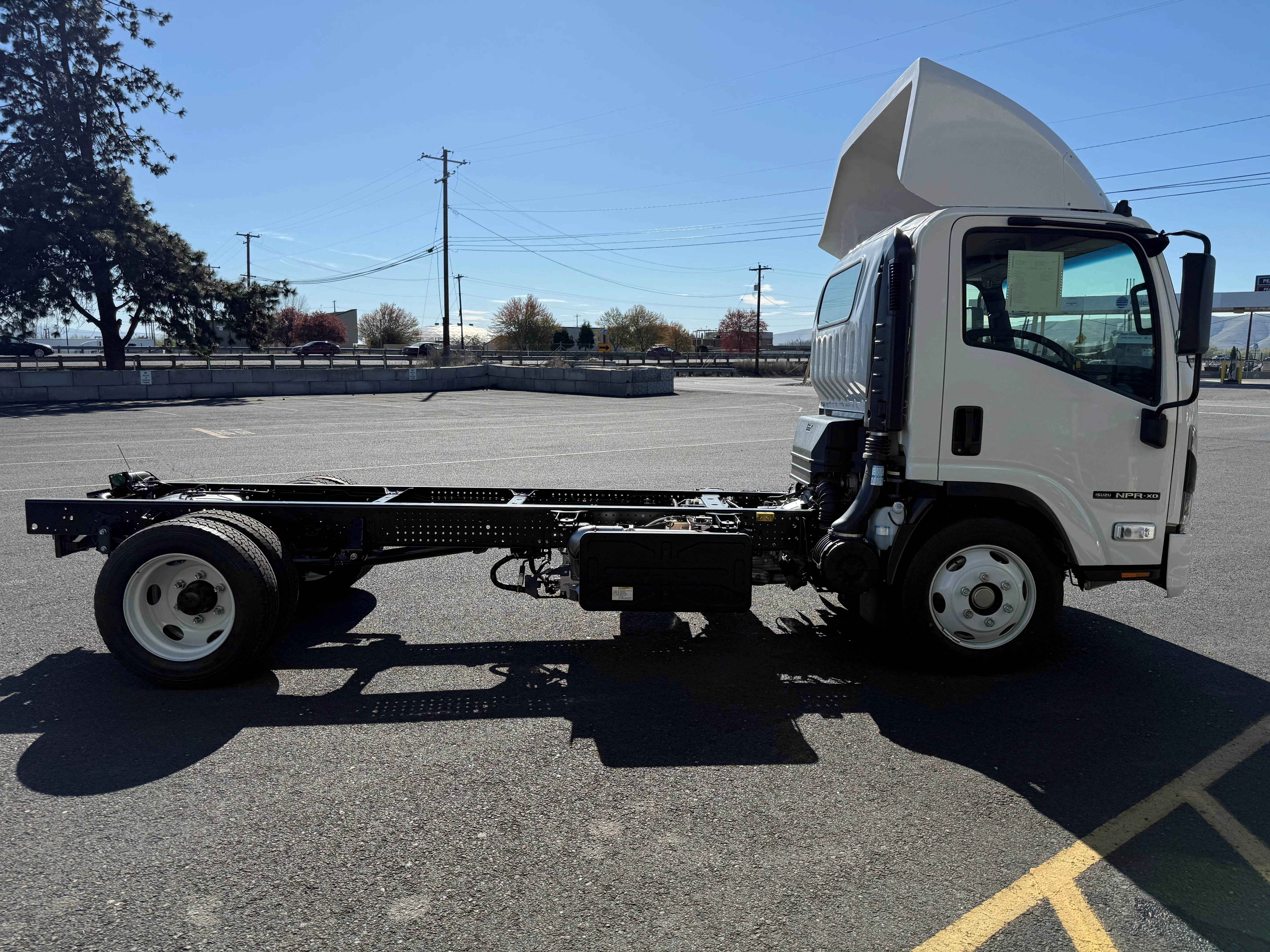 2026 Isuzu NPR in Yakima, WA — photo 4