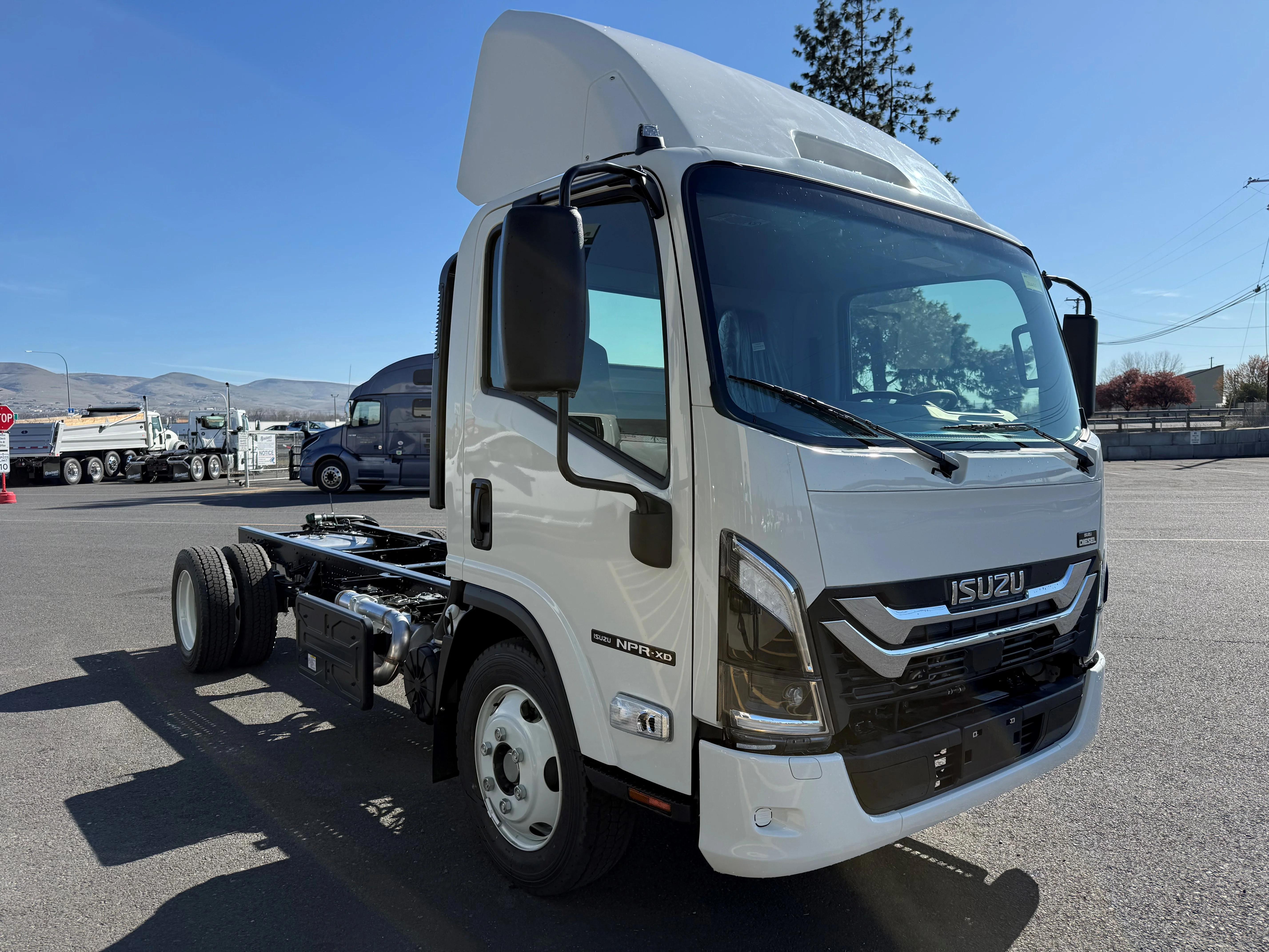 2026 Isuzu NPR in Yakima, WA — photo 3