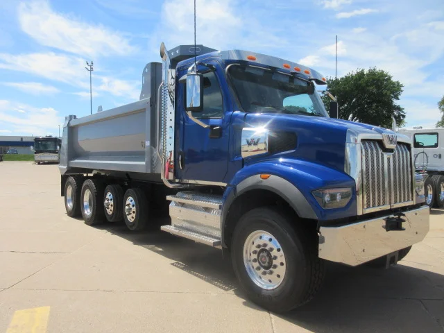 2027 Western Star 47X in Dubuque, IA — photo 3