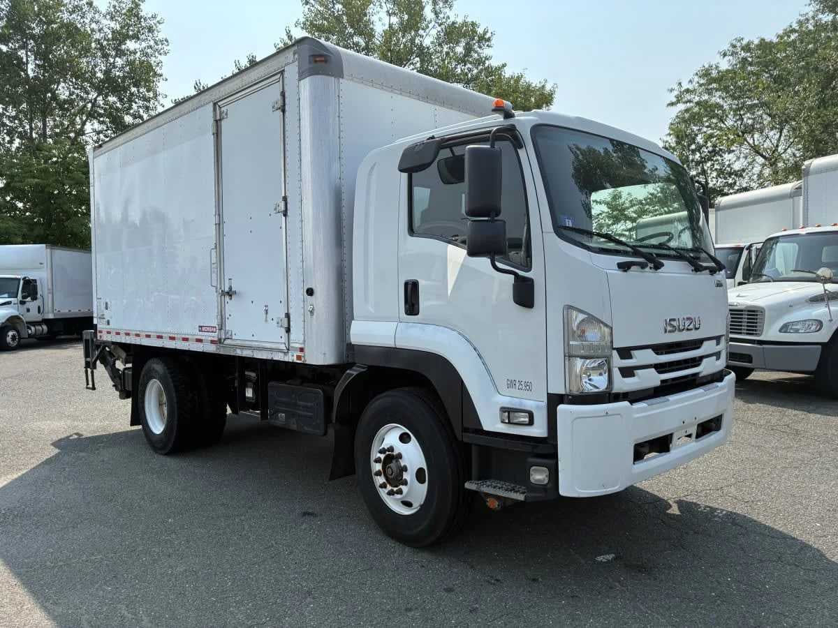 2020 Isuzu FTR in Newark, NJ — photo 3