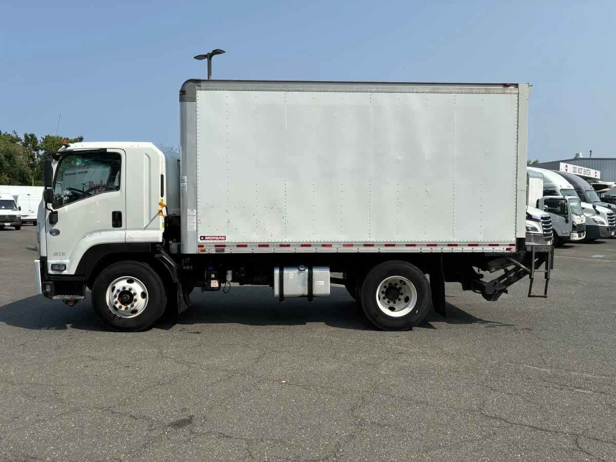 2020 Isuzu FTR in Newark, NJ — photo 10