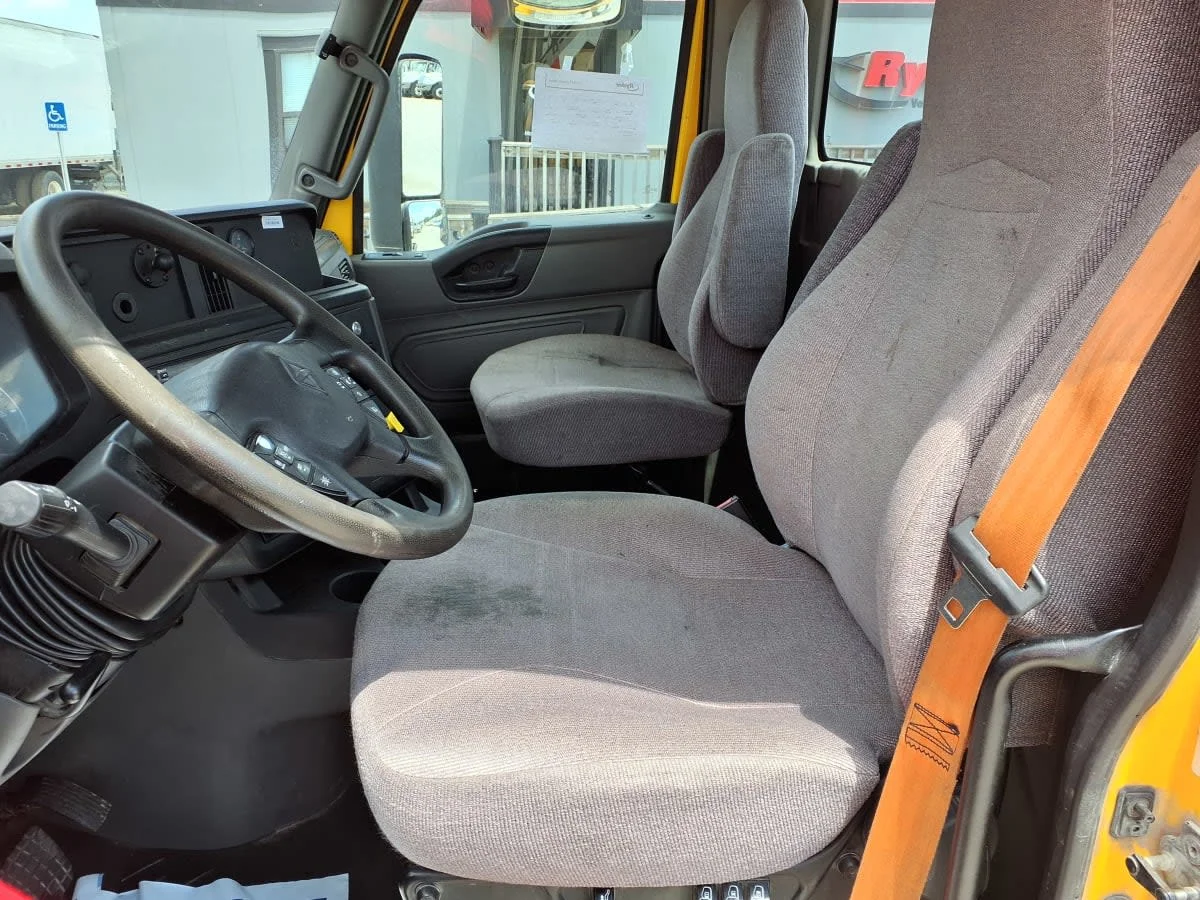2020 International LT in Greenville, SC — photo 7