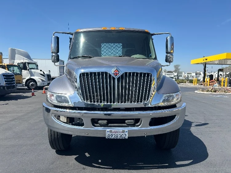 2019 International 4300 - image 2