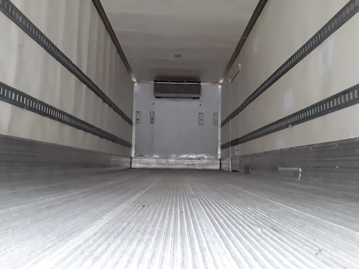 2018 International 4300 - image 9