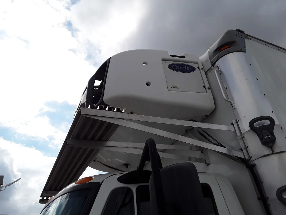 2018 International 4300 - image 7