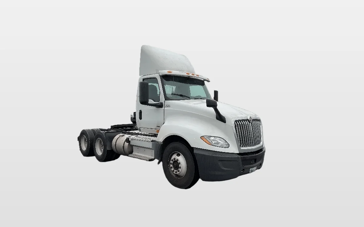 2019 International LT - image 1