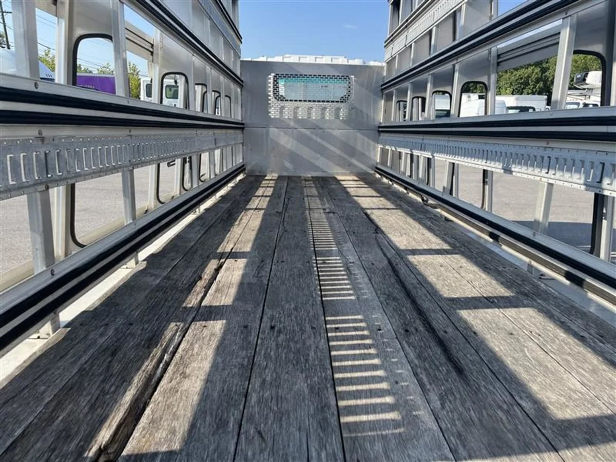 2019 Isuzu NRR - image 8