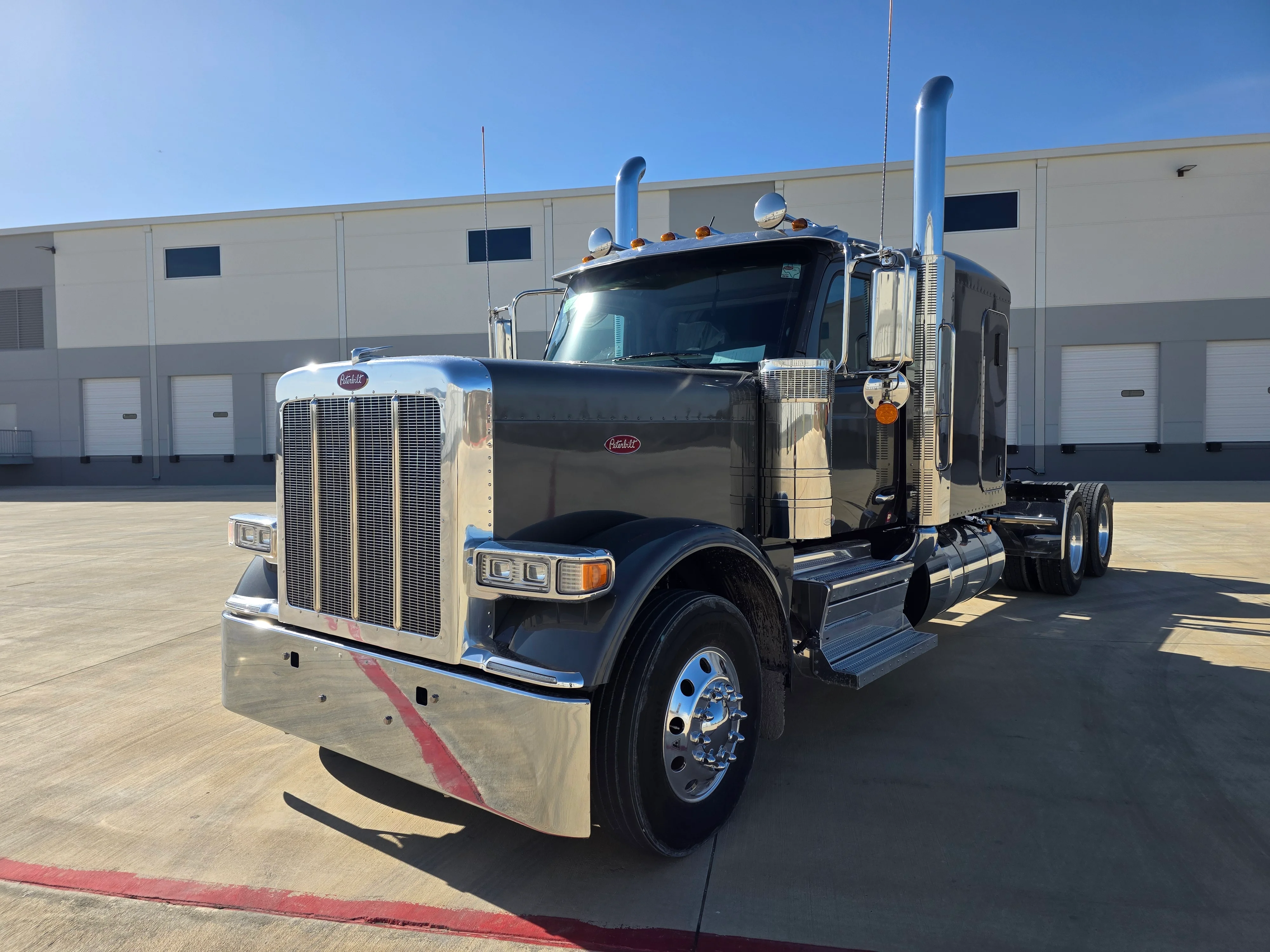 2027 Peterbilt 589 in O'fallon, MO
