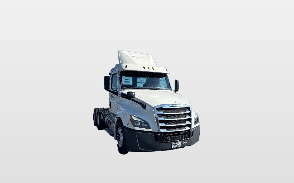 2018 Freightliner Cascadia - image 1
