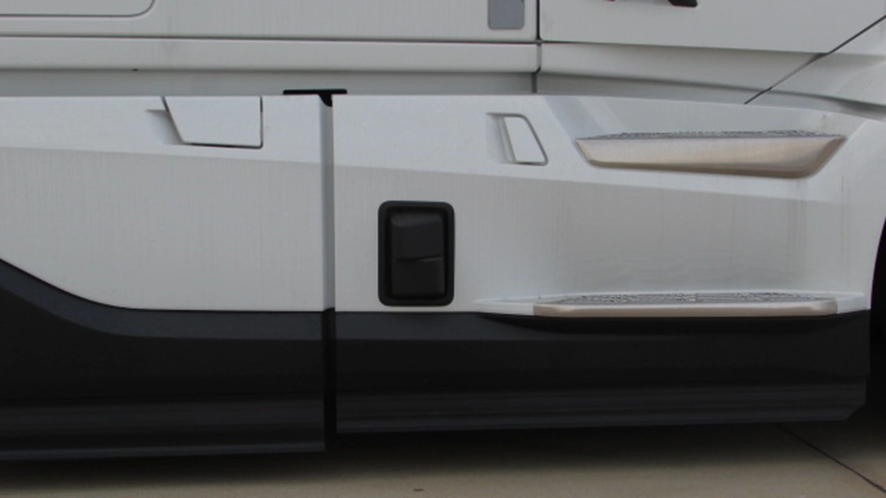 2026 Volvo VNL 860 in Houston, TX — photo 4