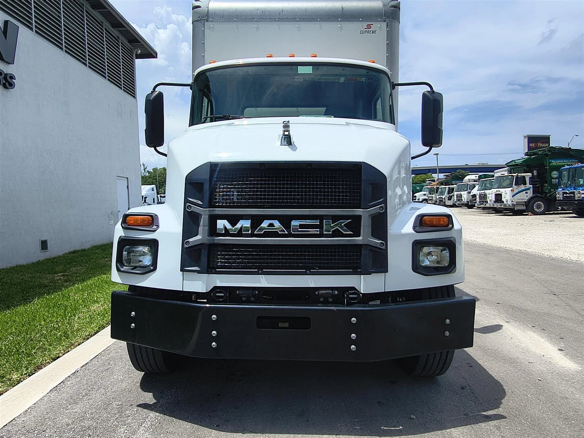 2022 Mack in Orlando, FL — photo 2
