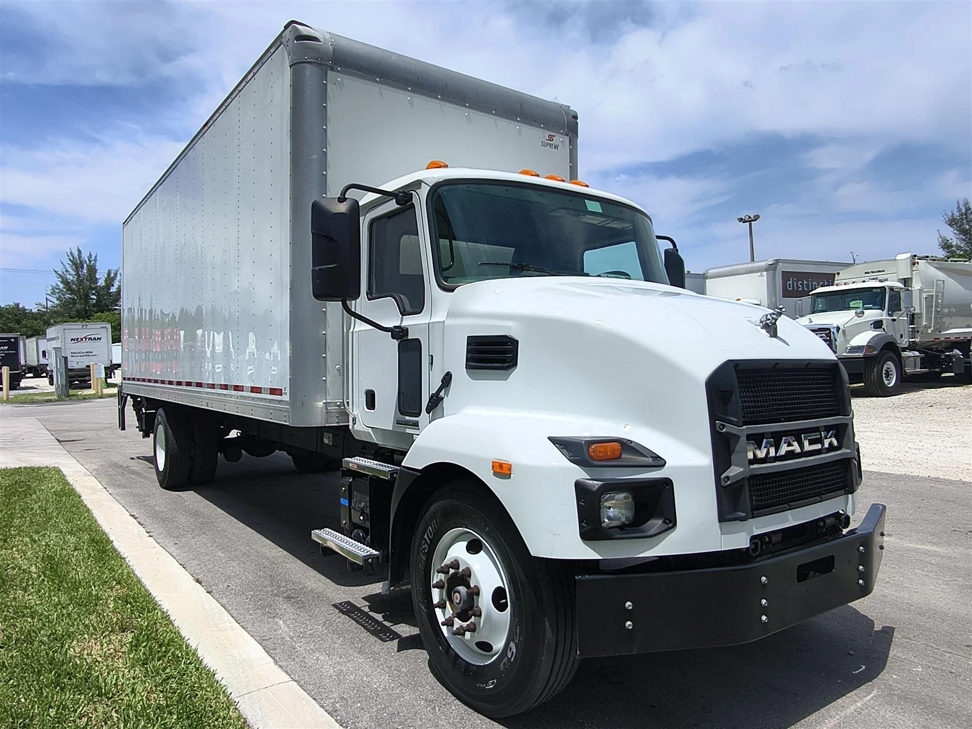 2022 Mack in Orlando, FL — photo 3