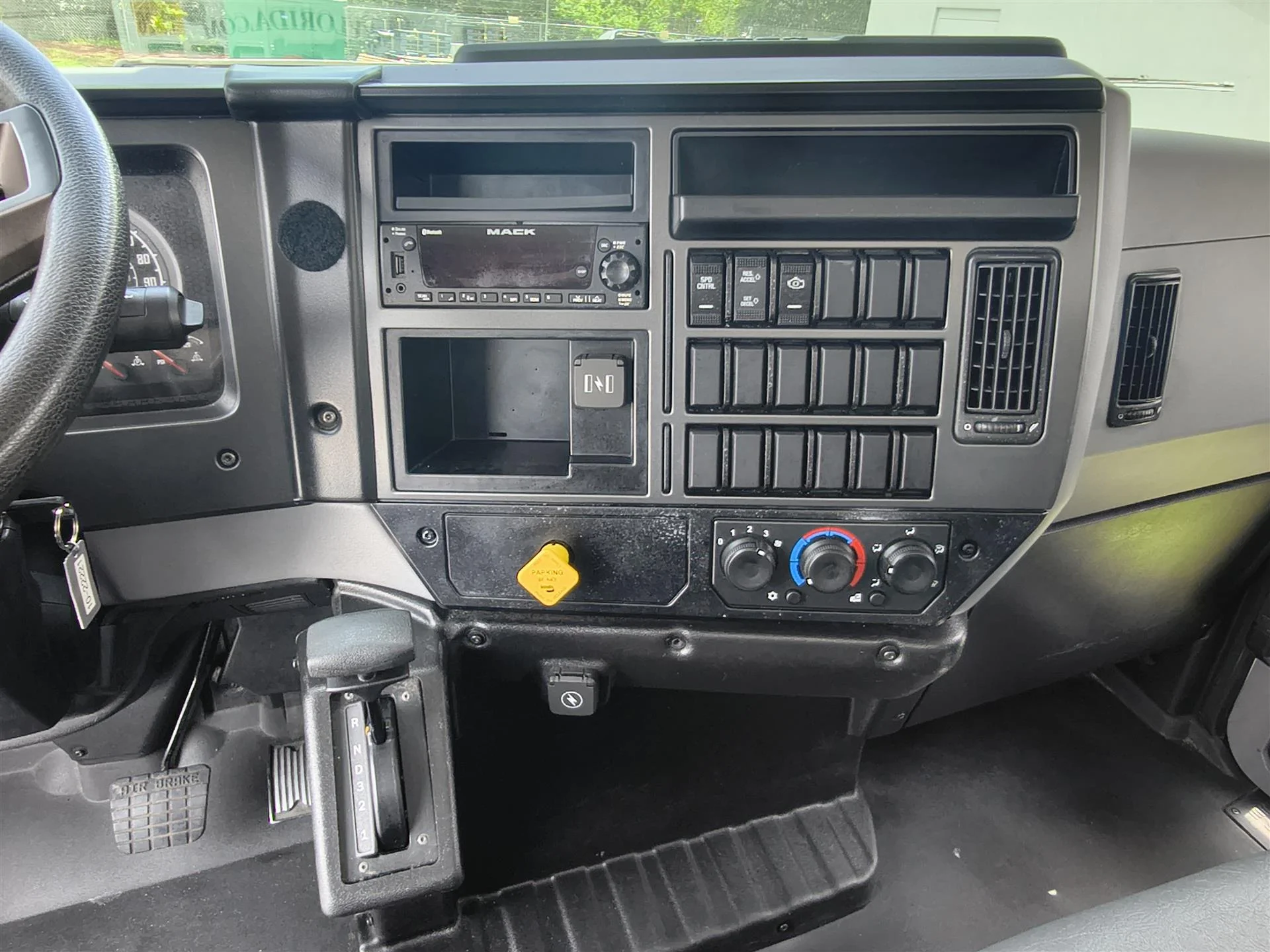 2022 Mack in Orlando, FL — photo 13