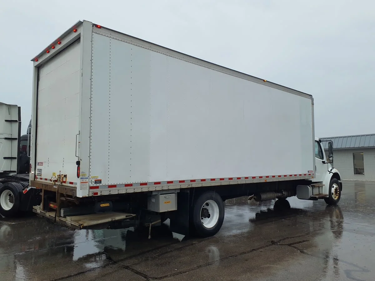 2017 Freightliner M2 106 in Oak Creek, WI — photo 4