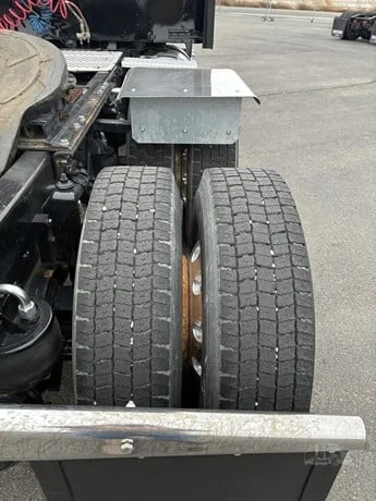 2000 Kenworth T800 - image 22