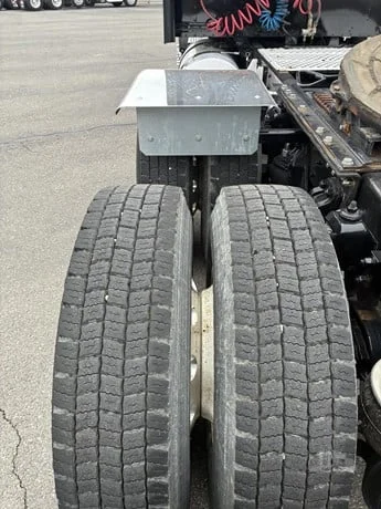 2000 Kenworth T800 - image 20