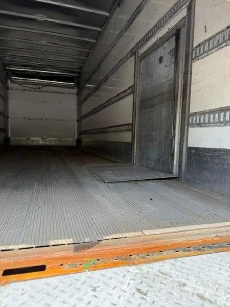 2020 Freightliner M2 106 — photo 8