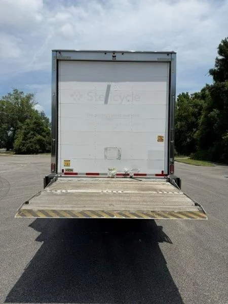 2020 Freightliner M2 106 — photo 6