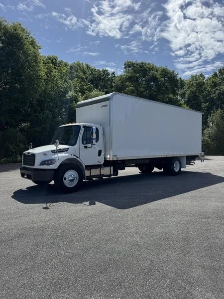 2020 Freightliner M2 106 — photo 19