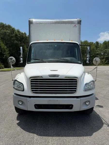 2020 Freightliner M2 106 — photo 2