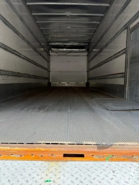 2020 Freightliner M2 106 — photo 7