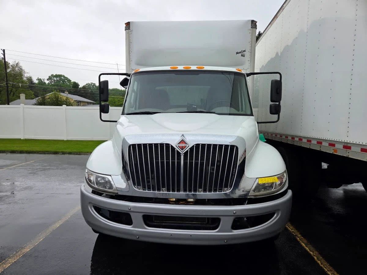 2019 International 4300 in Allentown, PA — photo 2