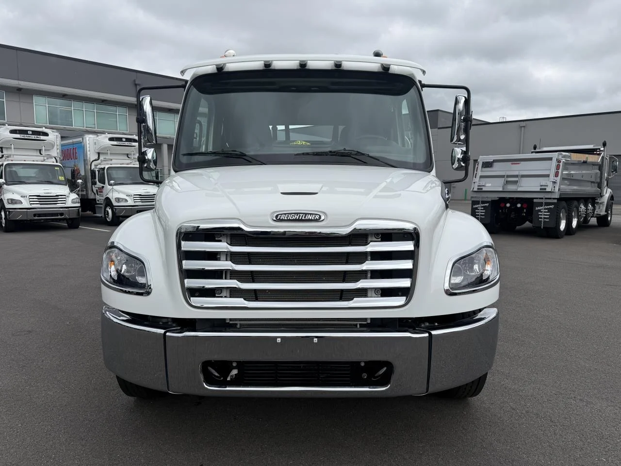 2025 Freightliner M2 106 in Albany, OR — photo 2