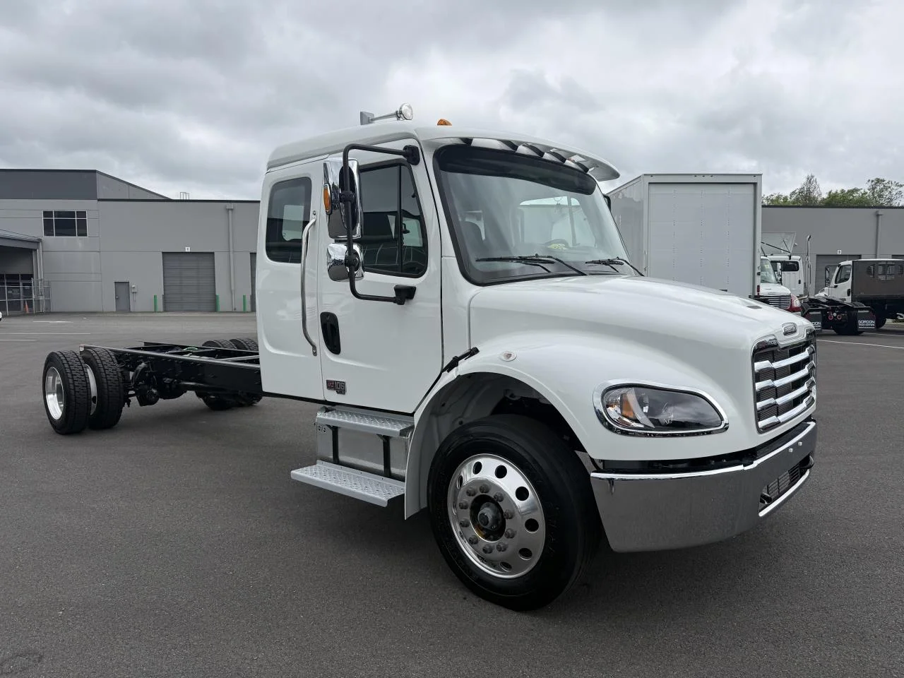 2025 Freightliner M2 106
