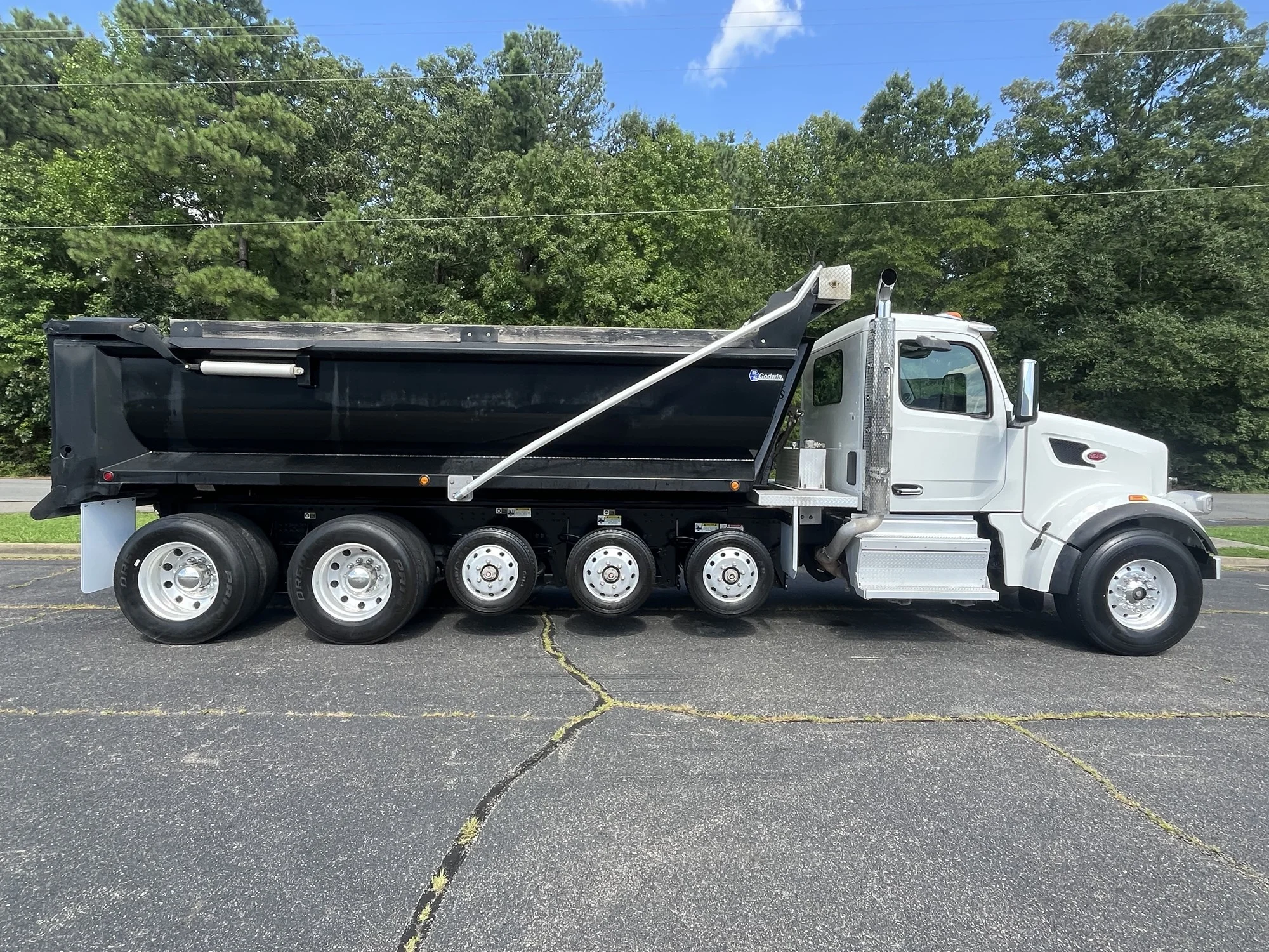 2025 Peterbilt in Richmond, VA — photo 4
