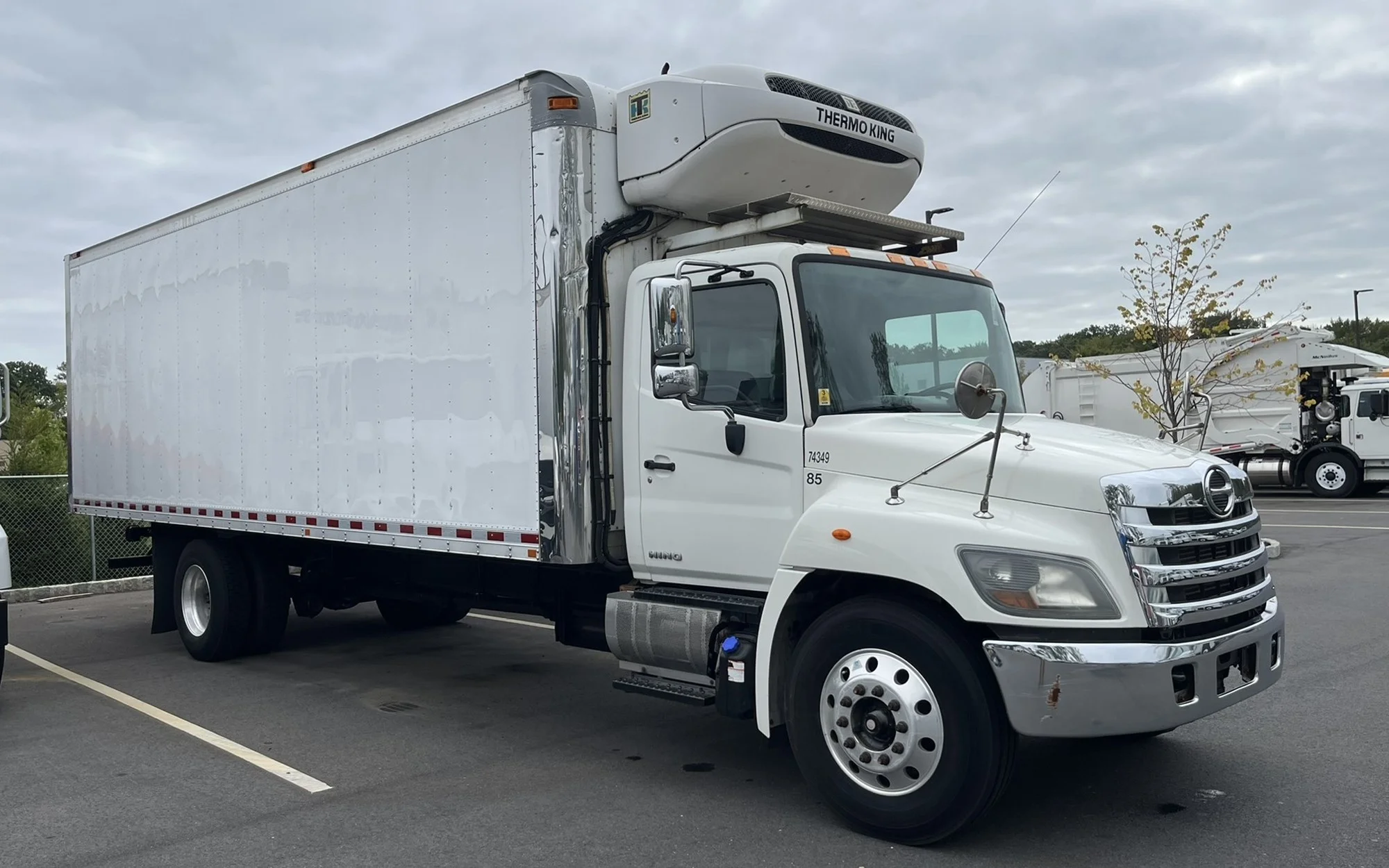 2014 Hino 338 - image 3