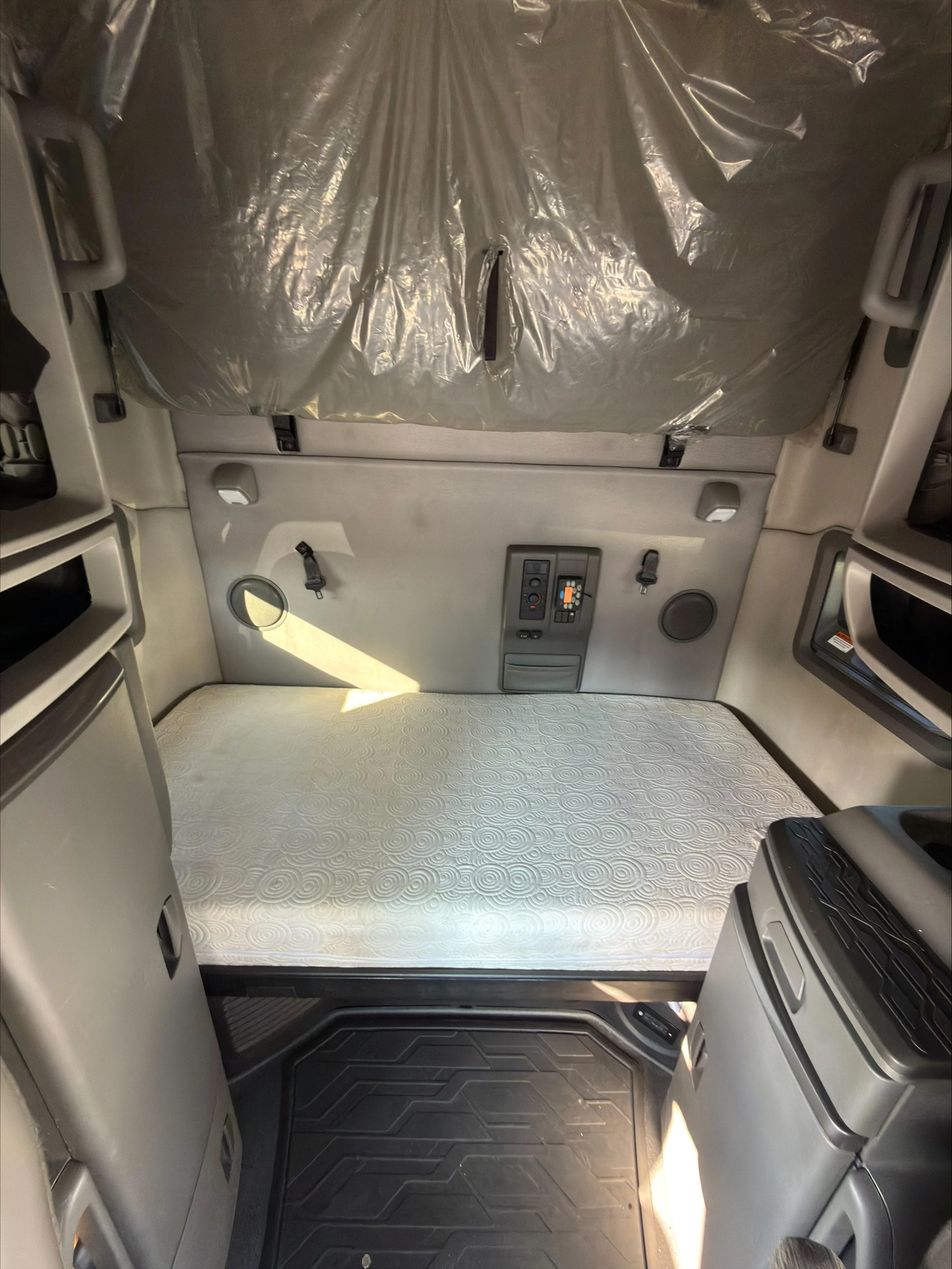 2023 Volvo VNL 760 in Guardian Atlanta — photo 11