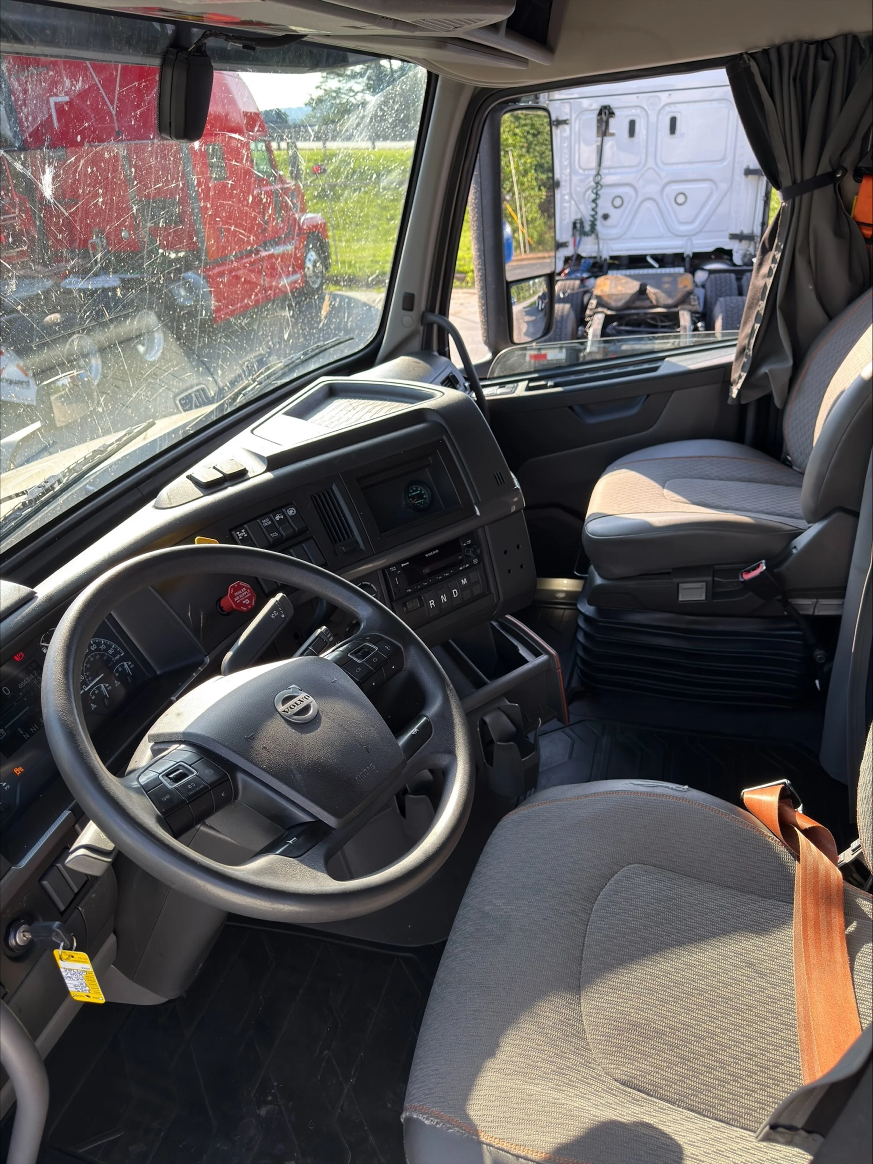 2023 Volvo VNL 760 in Guardian Atlanta — photo 10