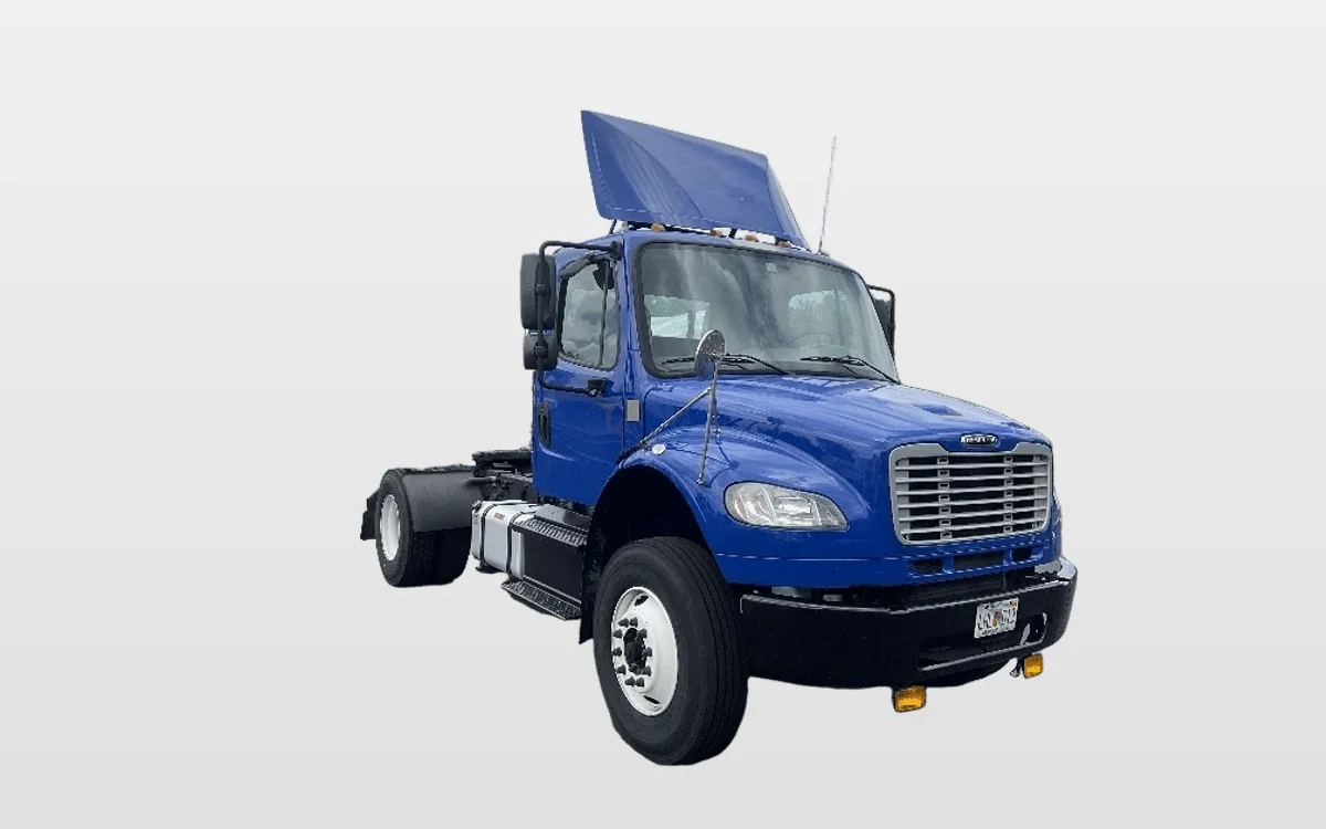 2020 Freightliner M2 106 - image 1