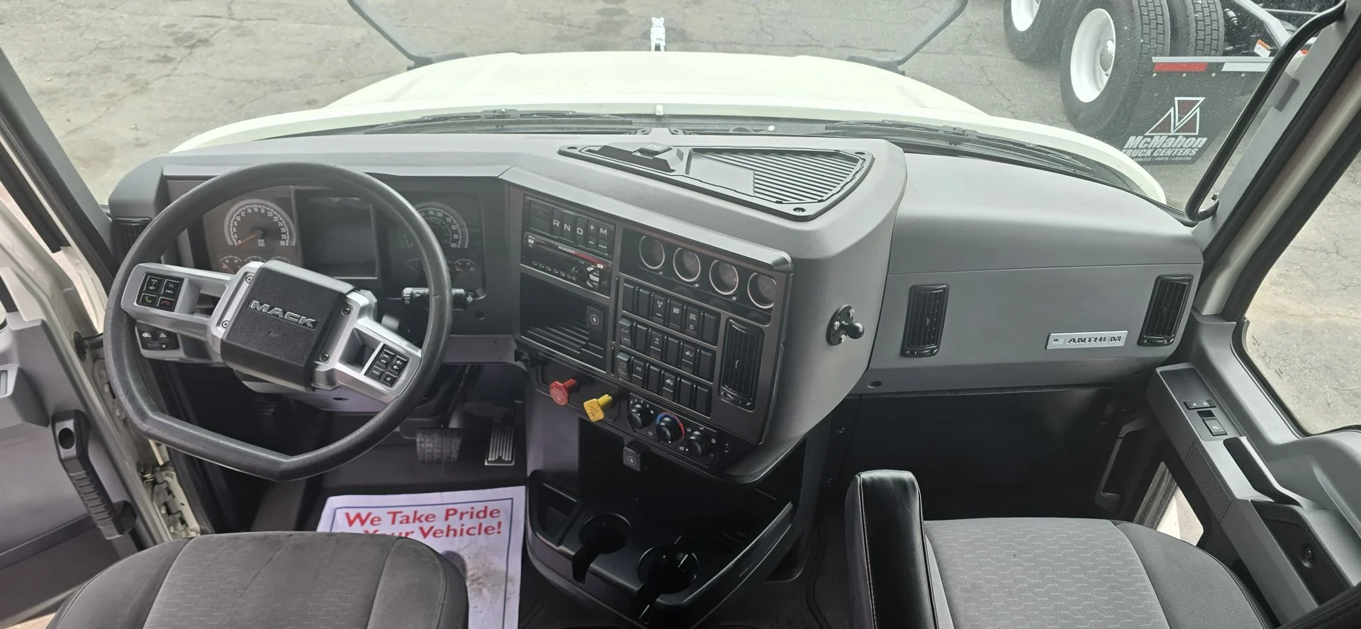 2020 Mack Anthem - image 32