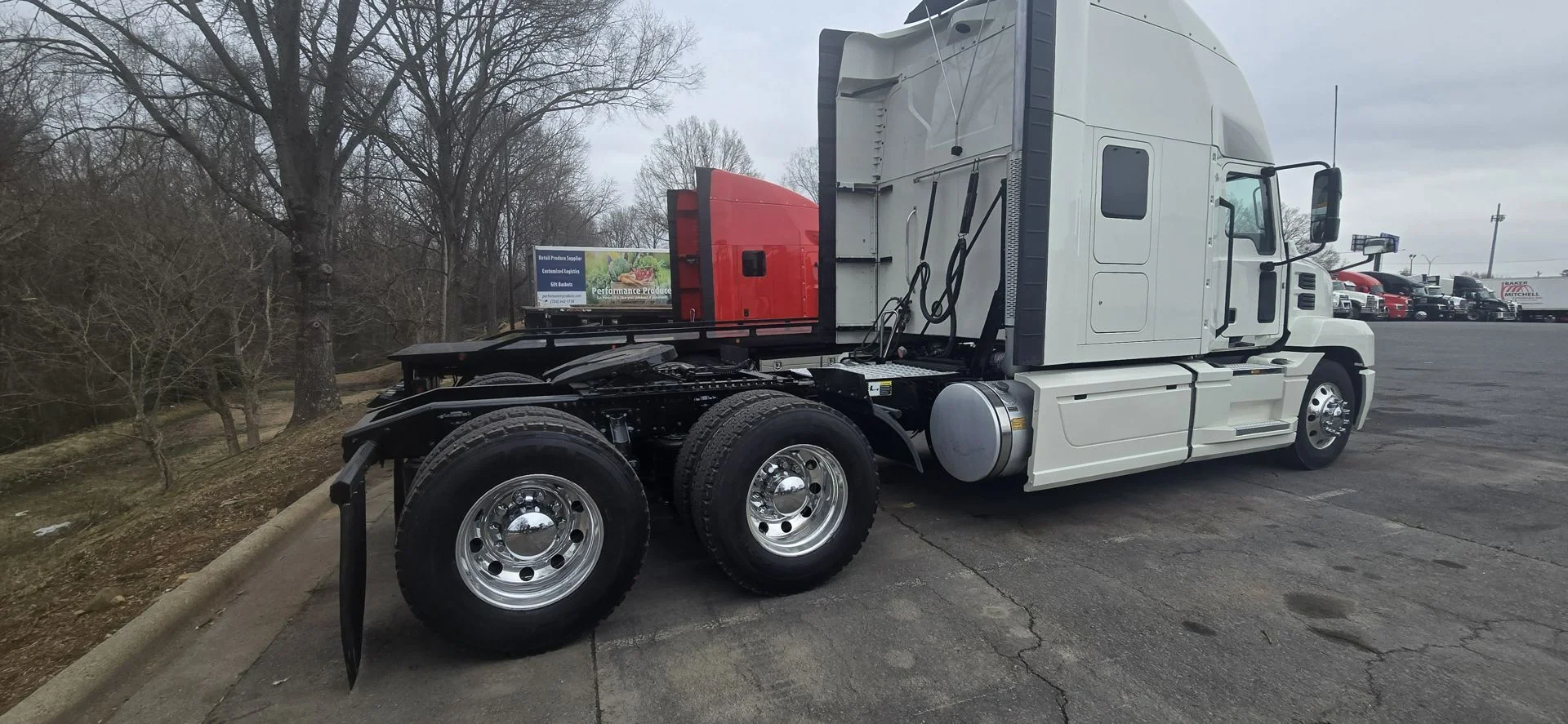 2020 Mack Anthem - image 4