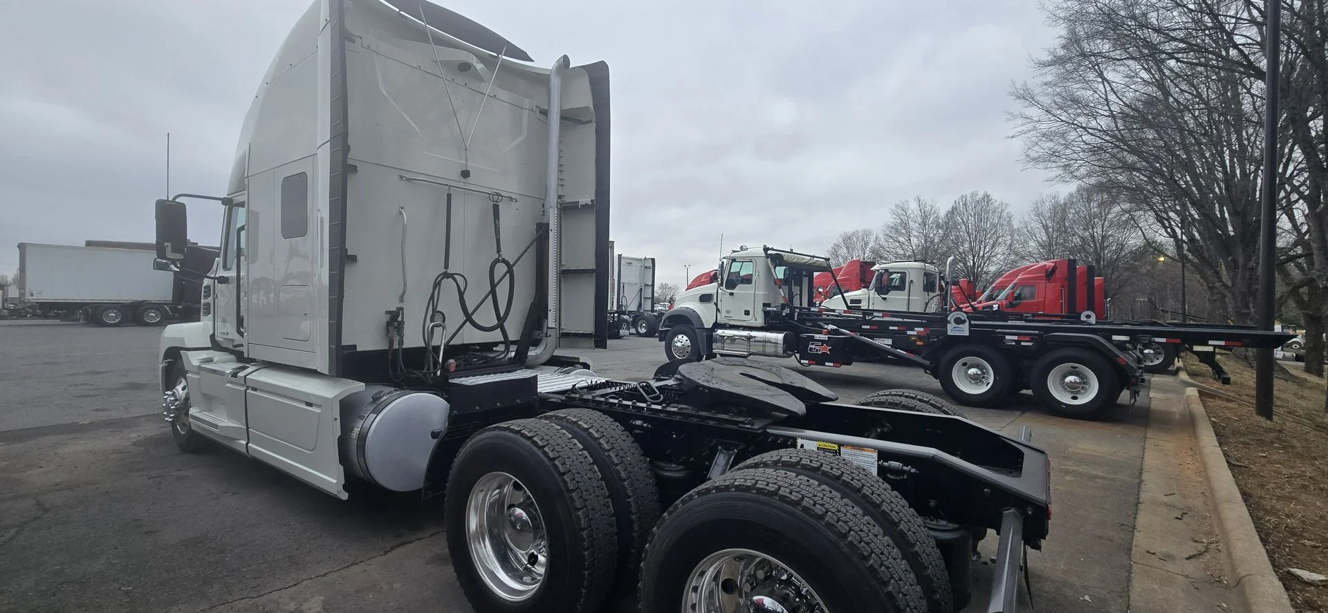 2020 Mack Anthem - image 5