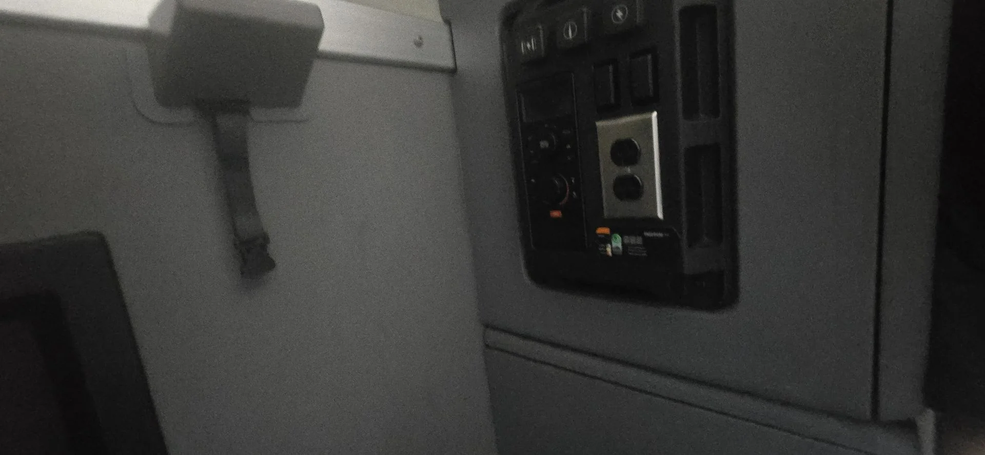 2020 Mack Anthem - image 28