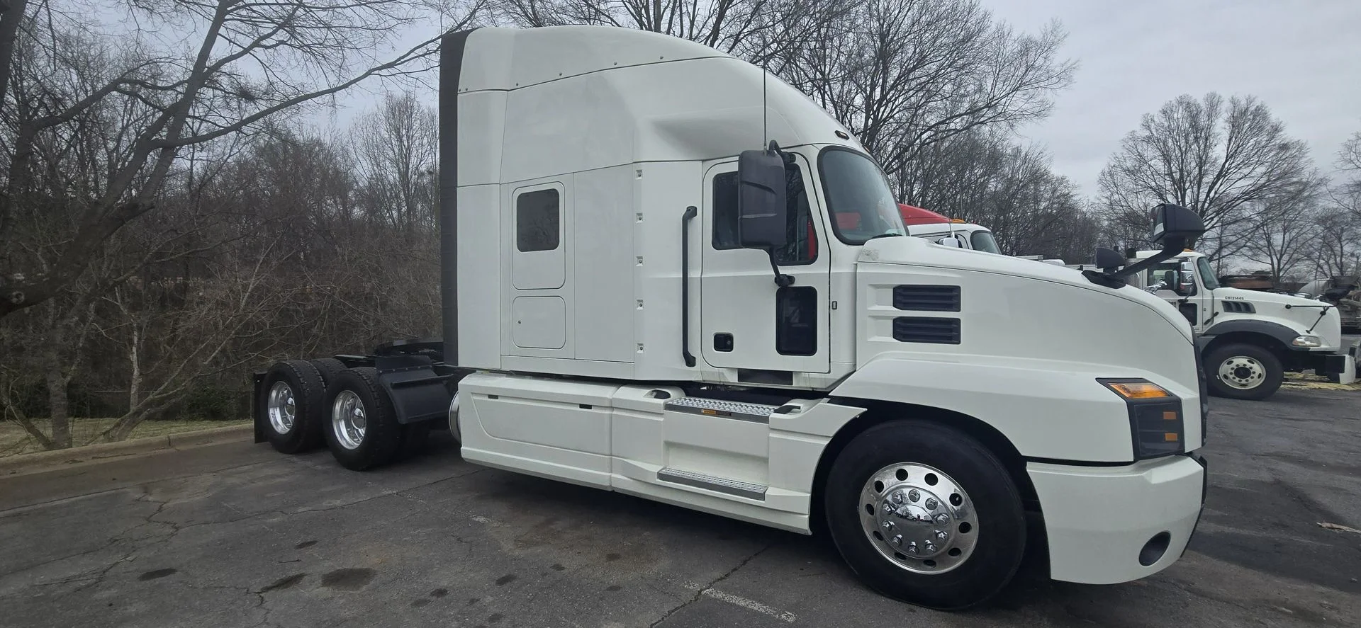 2020 Mack Anthem - image 2