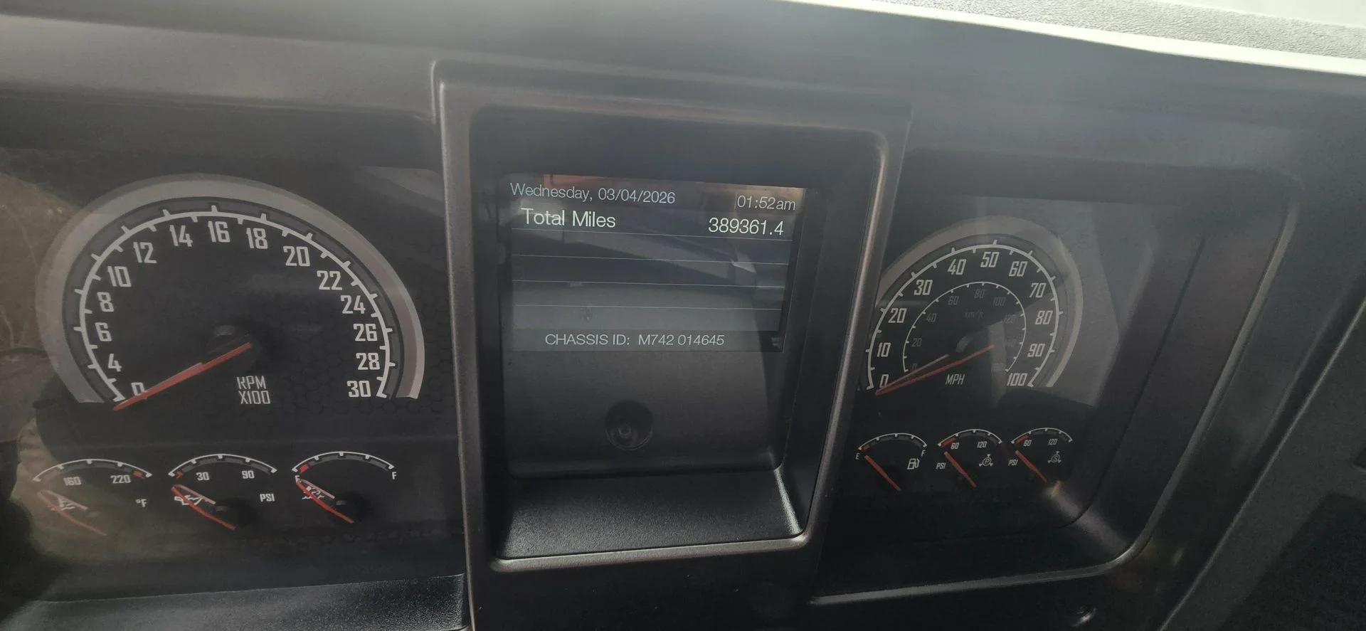 2020 Mack Anthem - image 34