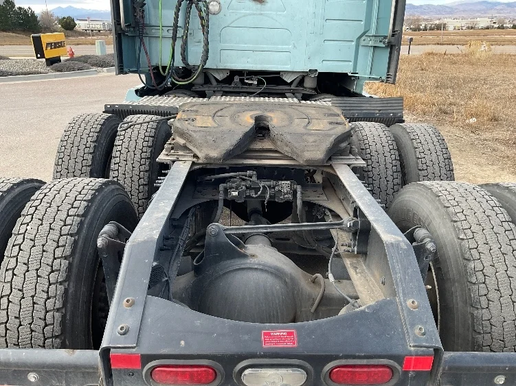 2023 Volvo VNL 760 - image 6