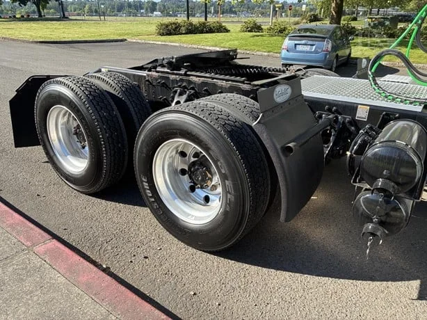 2021 Peterbilt 579 in Portland, OR — photo 6